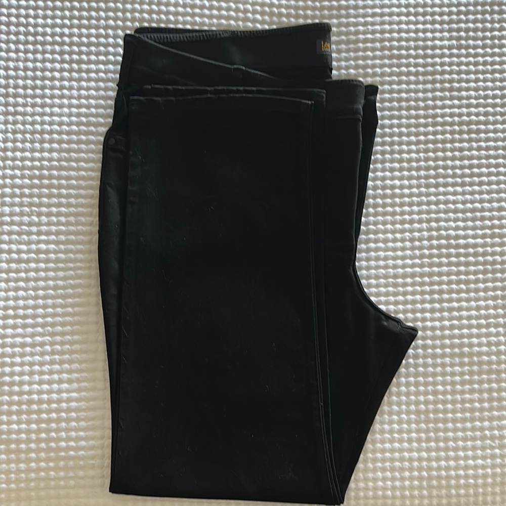 Perfect Black Women’s Lee Jeans . Size 24 Petite . Flex motion . No flaws .